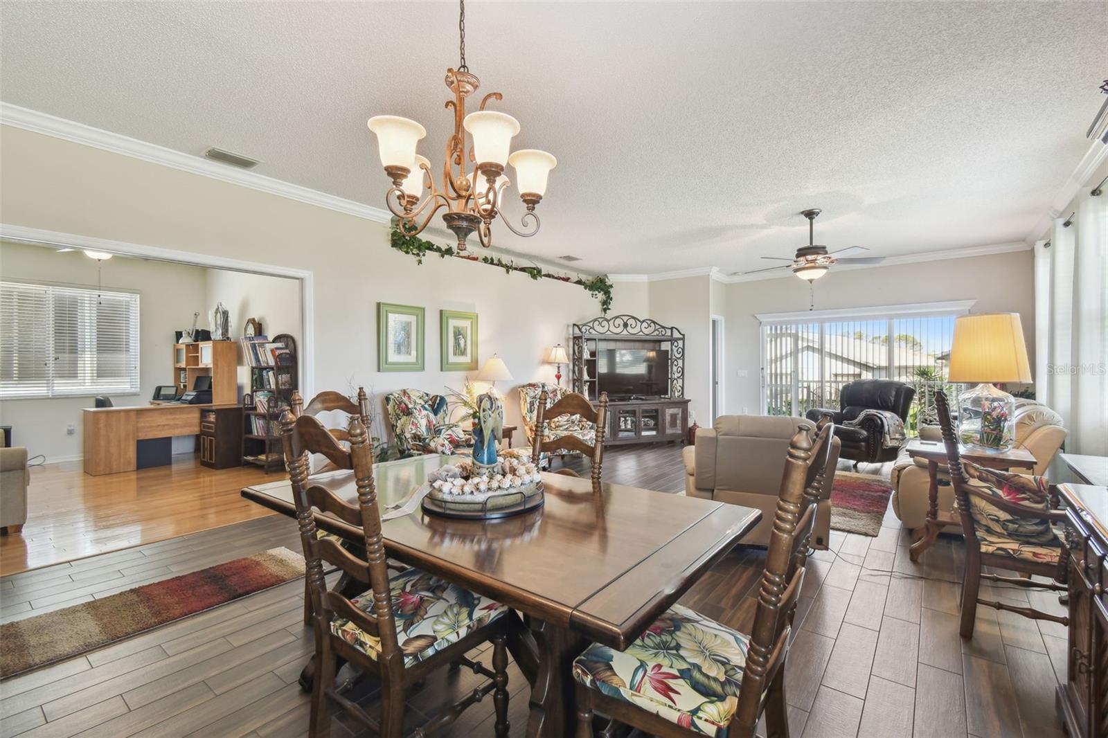 Image 19 of 58 For 18109 Tiverton Court