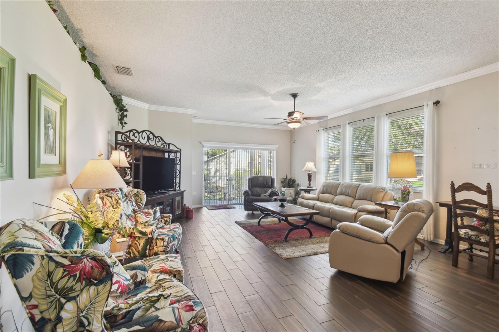 Image 21 of 58 For 18109 Tiverton Court