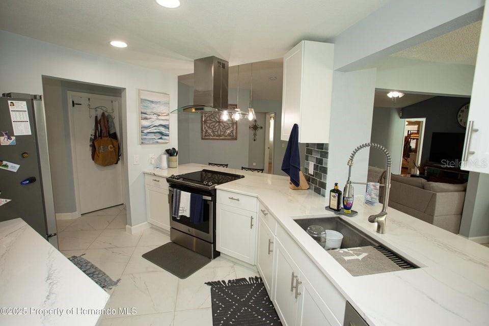 Image 22 of 43 For 13100 Fish Cove Drive