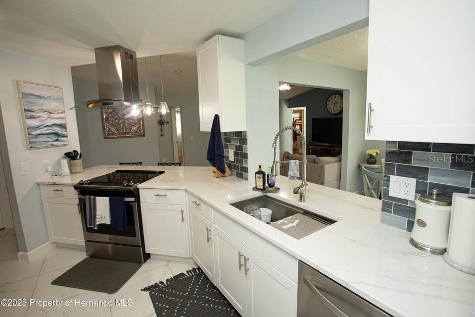 Image 23 of 43 For 13100 Fish Cove Drive
