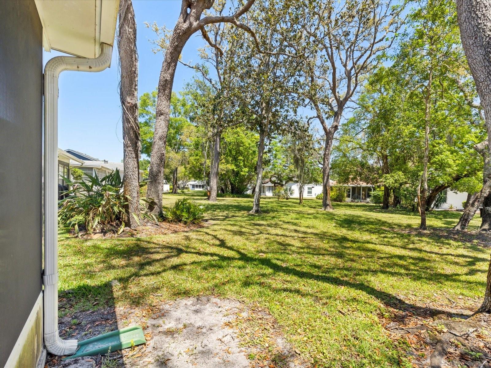 Image 32 of 77 For 11536 Golden Rain Drive