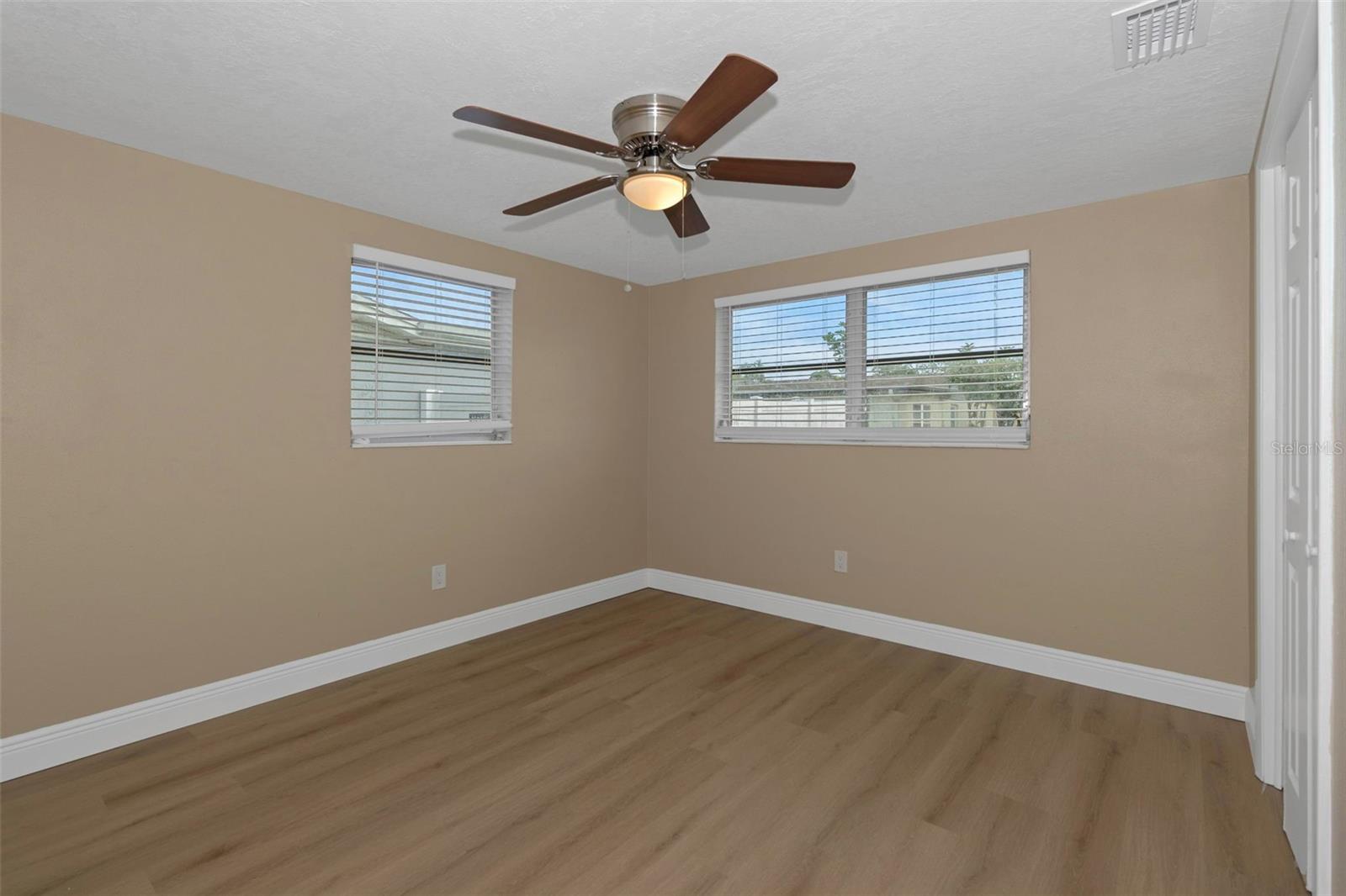 Image 18 of 27 For 6206 11th Avenue