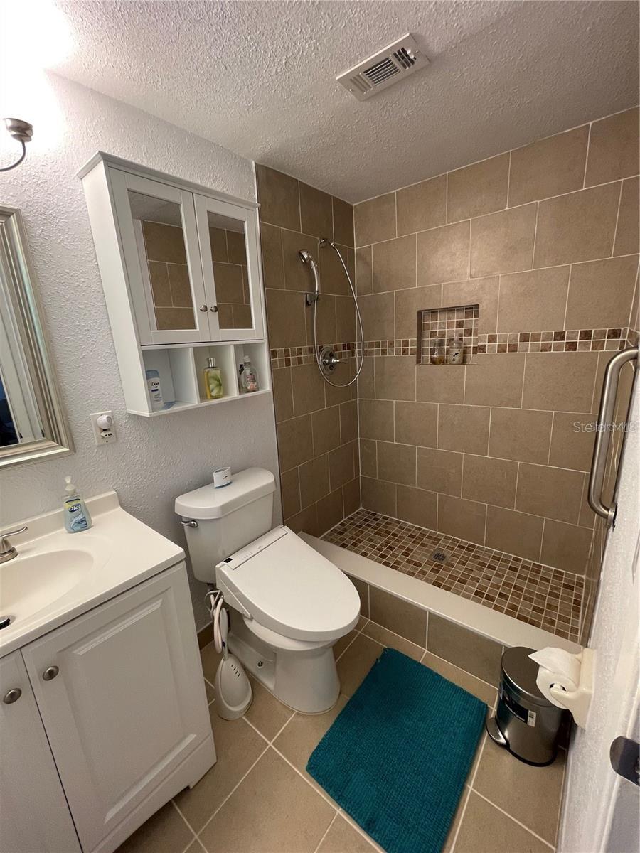 Image 13 of 57 For 5736 Colonial Drive