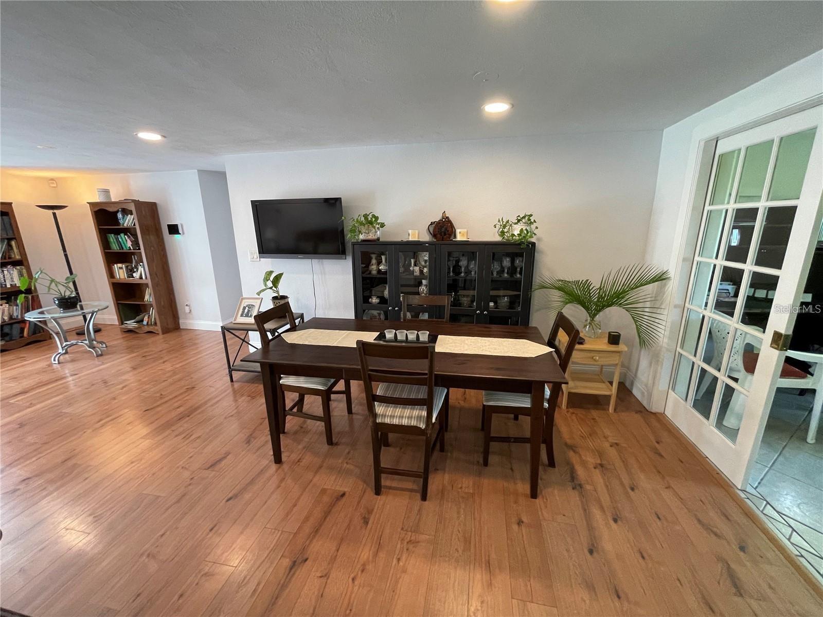 Image 14 of 57 For 5736 Colonial Drive