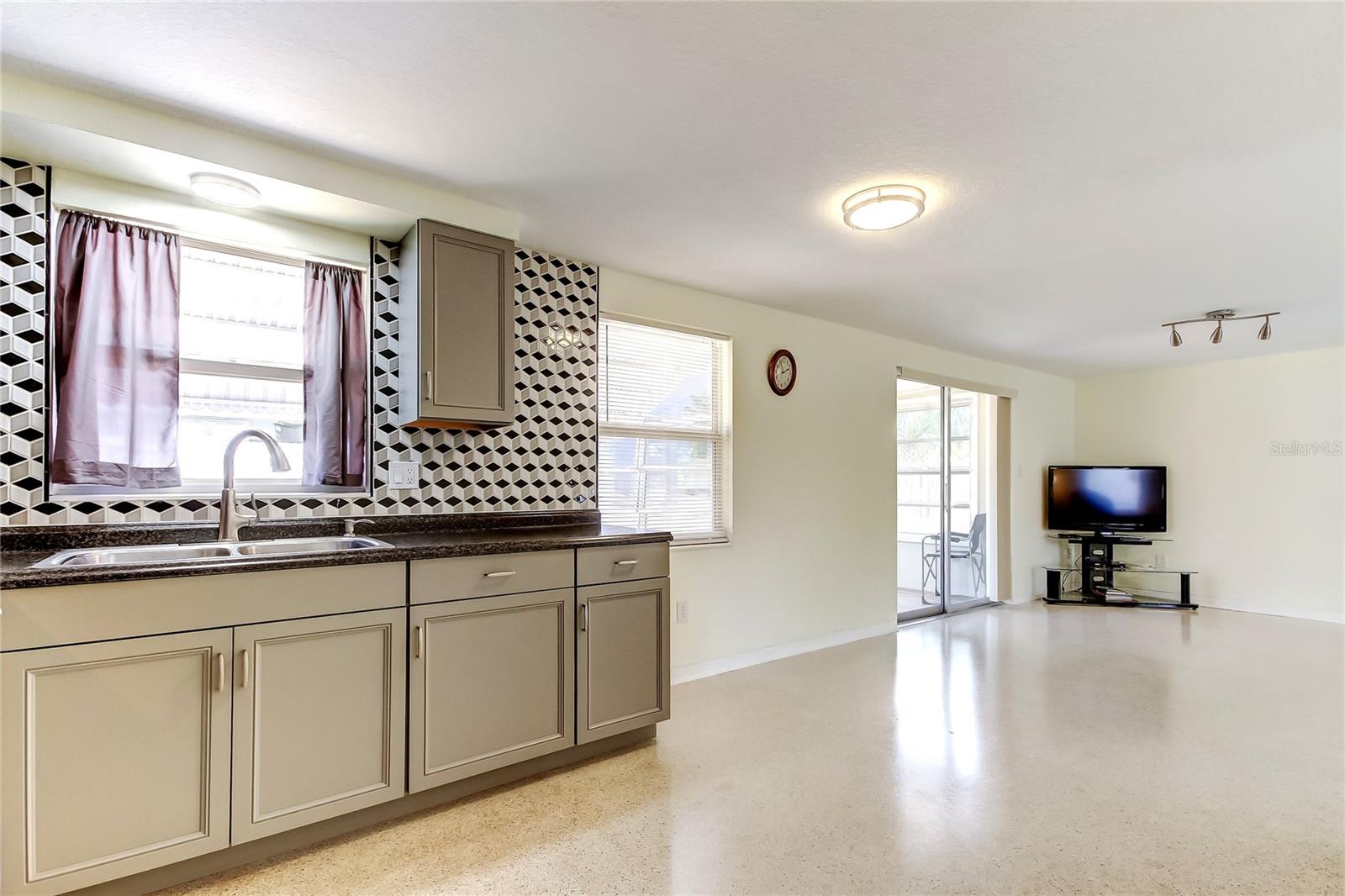 Image 8 of 24 For 1502 Landau Street