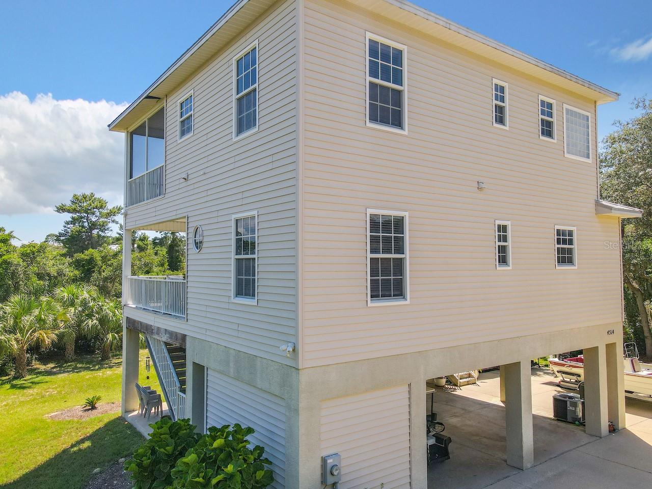 Image 4 of 74 For 4514 Fishman Avenue