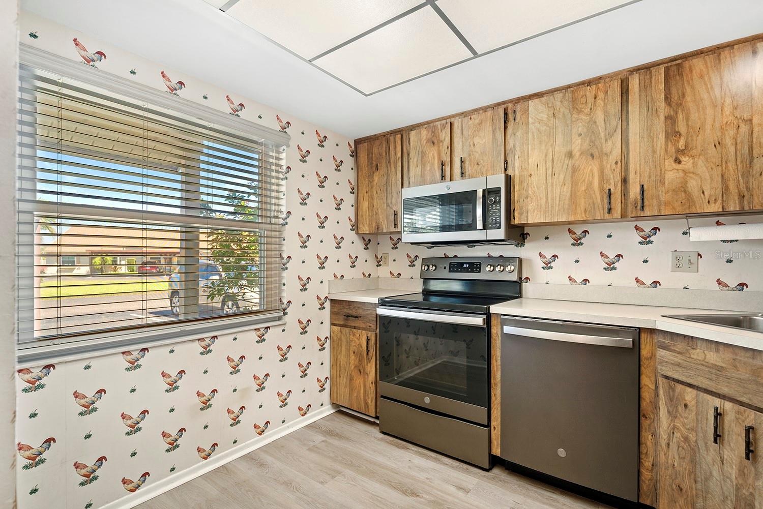 Image 10 of 33 For 10780 43rd Street N 702