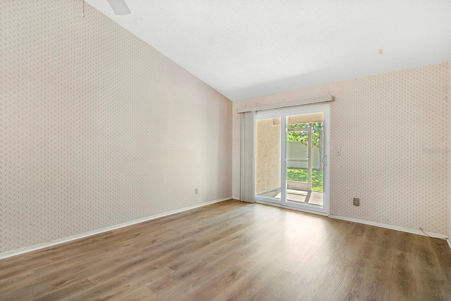 Image 15 of 33 For 10780 43rd Street N 702