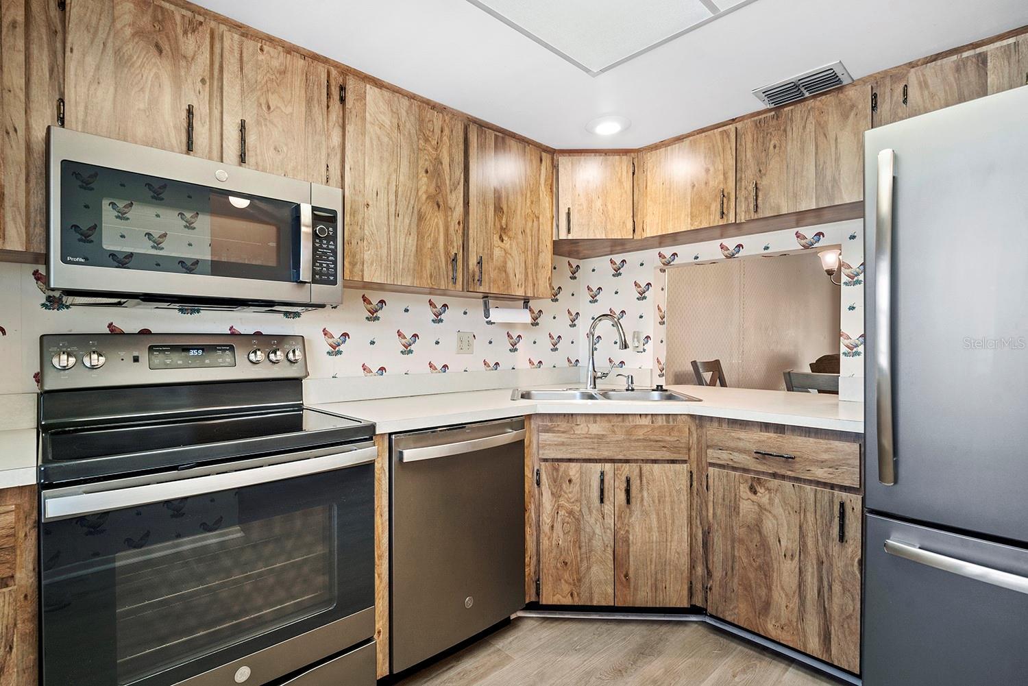 Image 9 of 33 For 10780 43rd Street N 702