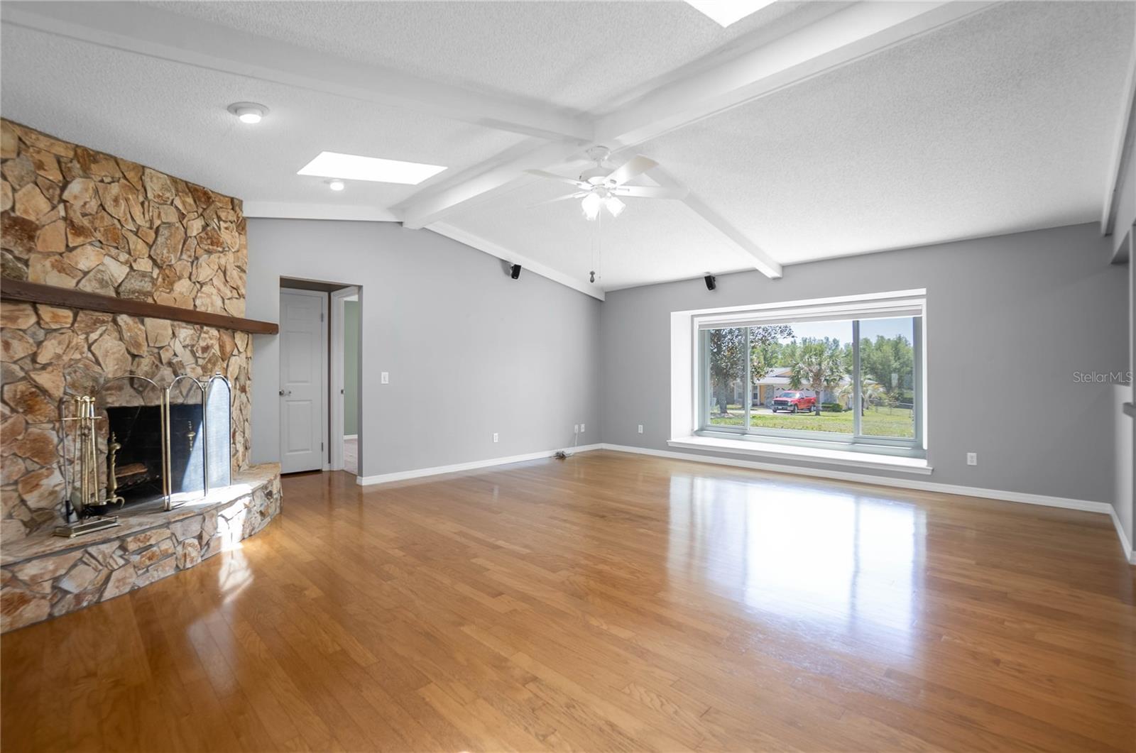 Image 12 of 51 For 3495 Foxwood Court