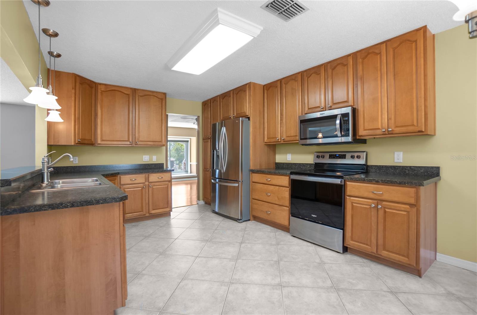 Image 14 of 51 For 3495 Foxwood Court