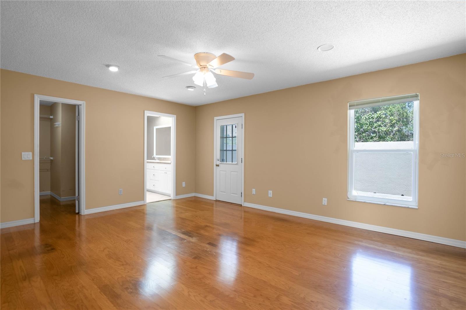 Image 21 of 51 For 3495 Foxwood Court