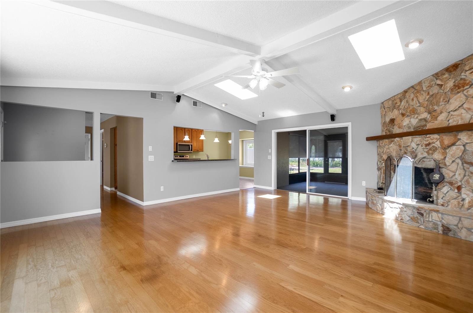 Image 9 of 51 For 3495 Foxwood Court
