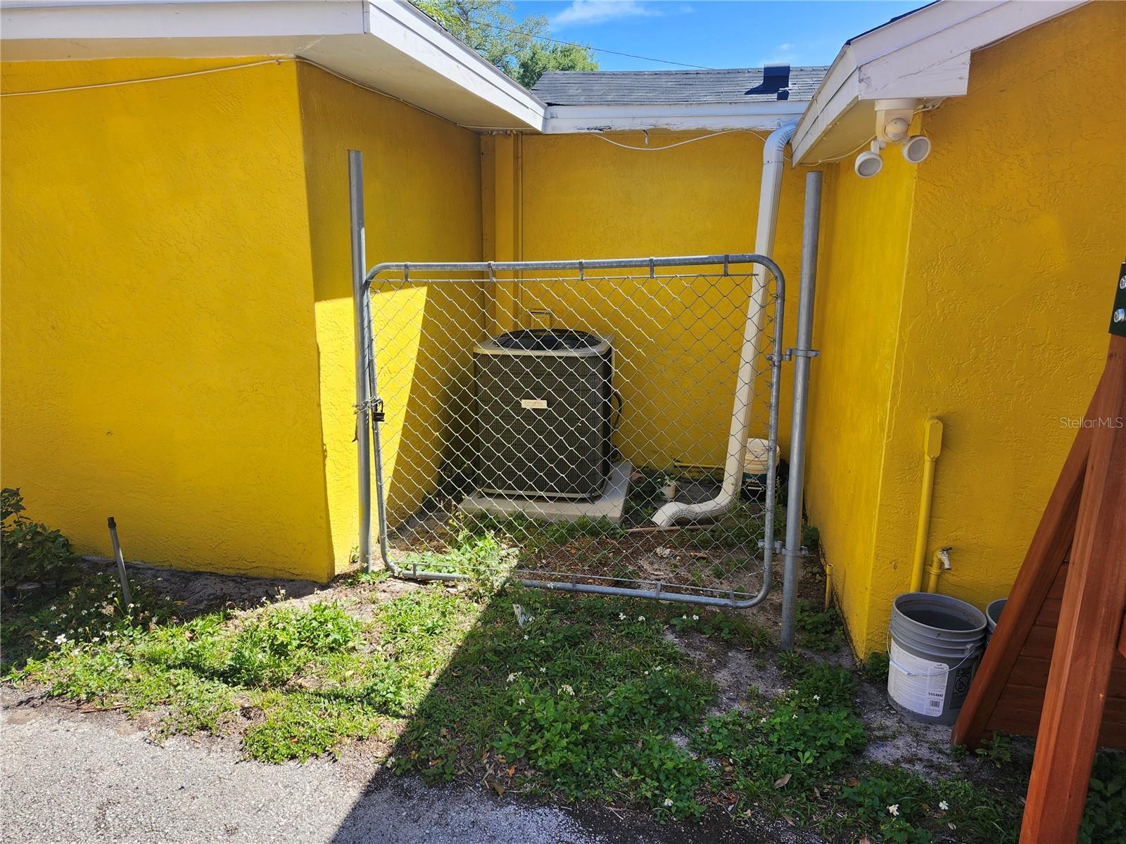 Image 10 of 18 For 1901 Sligh Avenue