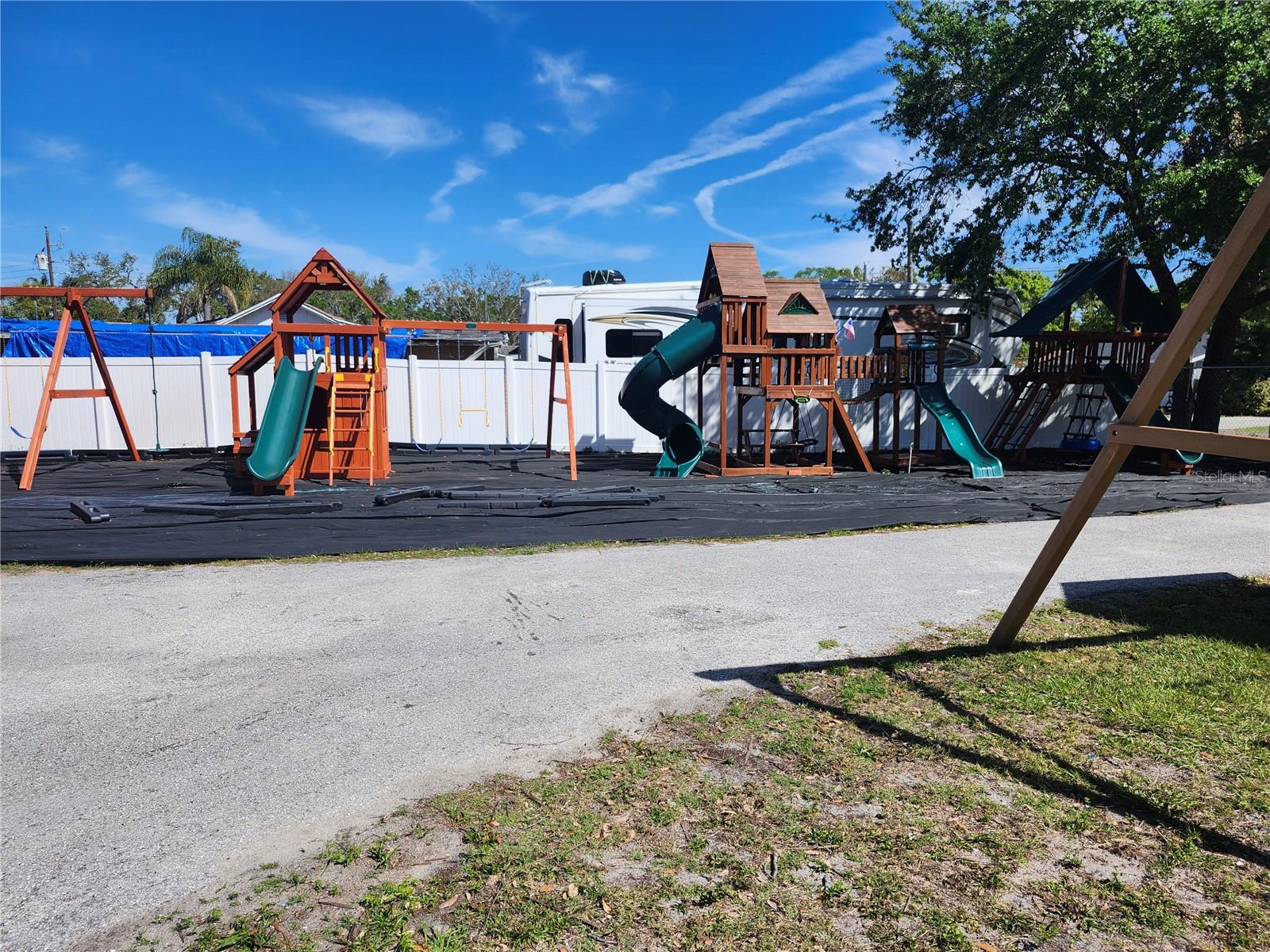 Image 13 of 18 For 1901 Sligh Avenue