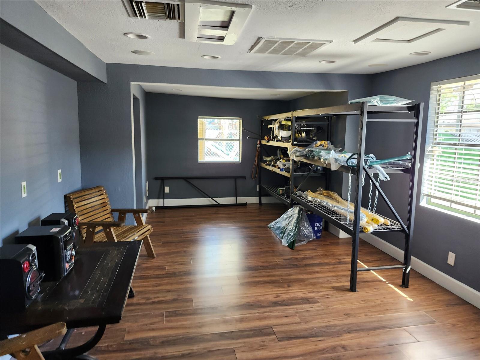 Image 4 of 18 For 1901 Sligh Avenue