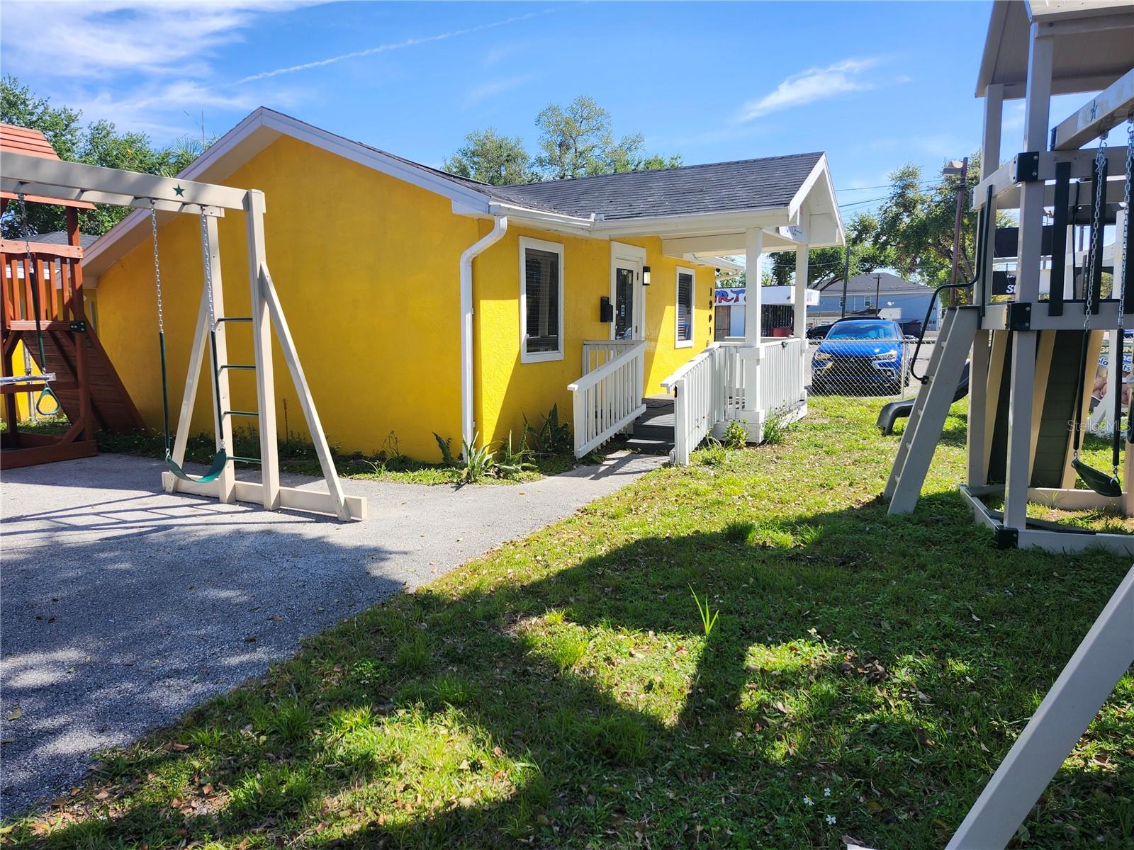 Image 9 of 18 For 1901 Sligh Avenue