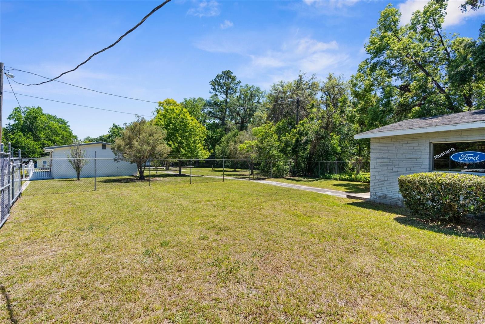 Image 11 of 40 For 1340 Howell Avenue