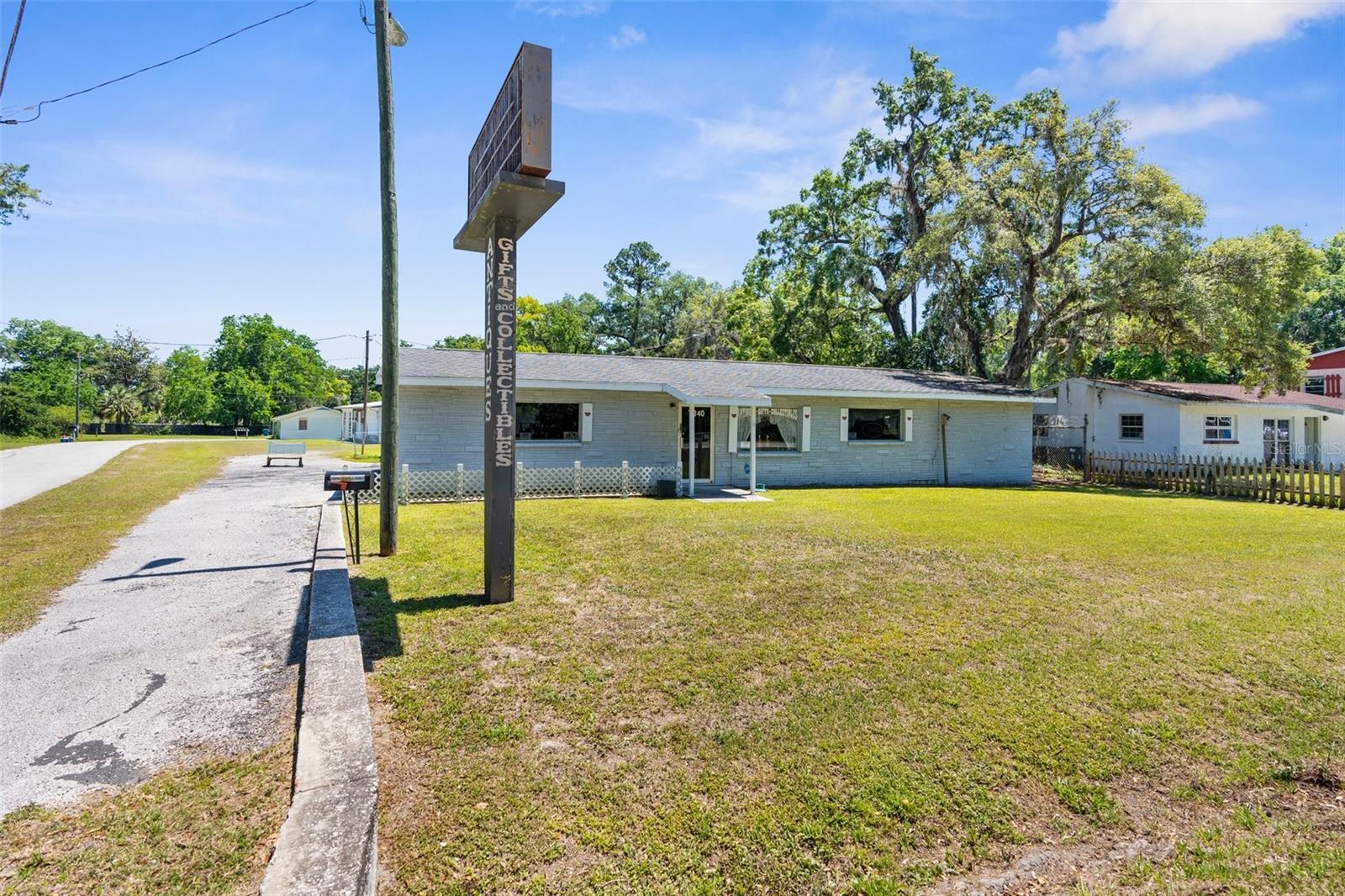 Image 9 of 40 For 1340 Howell Avenue