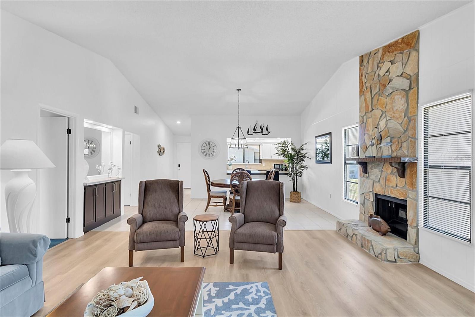 Image 7 of 40 For 9970 Eagles Point Circle 3