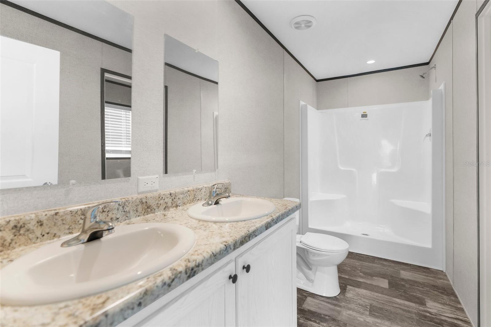 Image 15 of 45 For 5139 Orlando Avenue