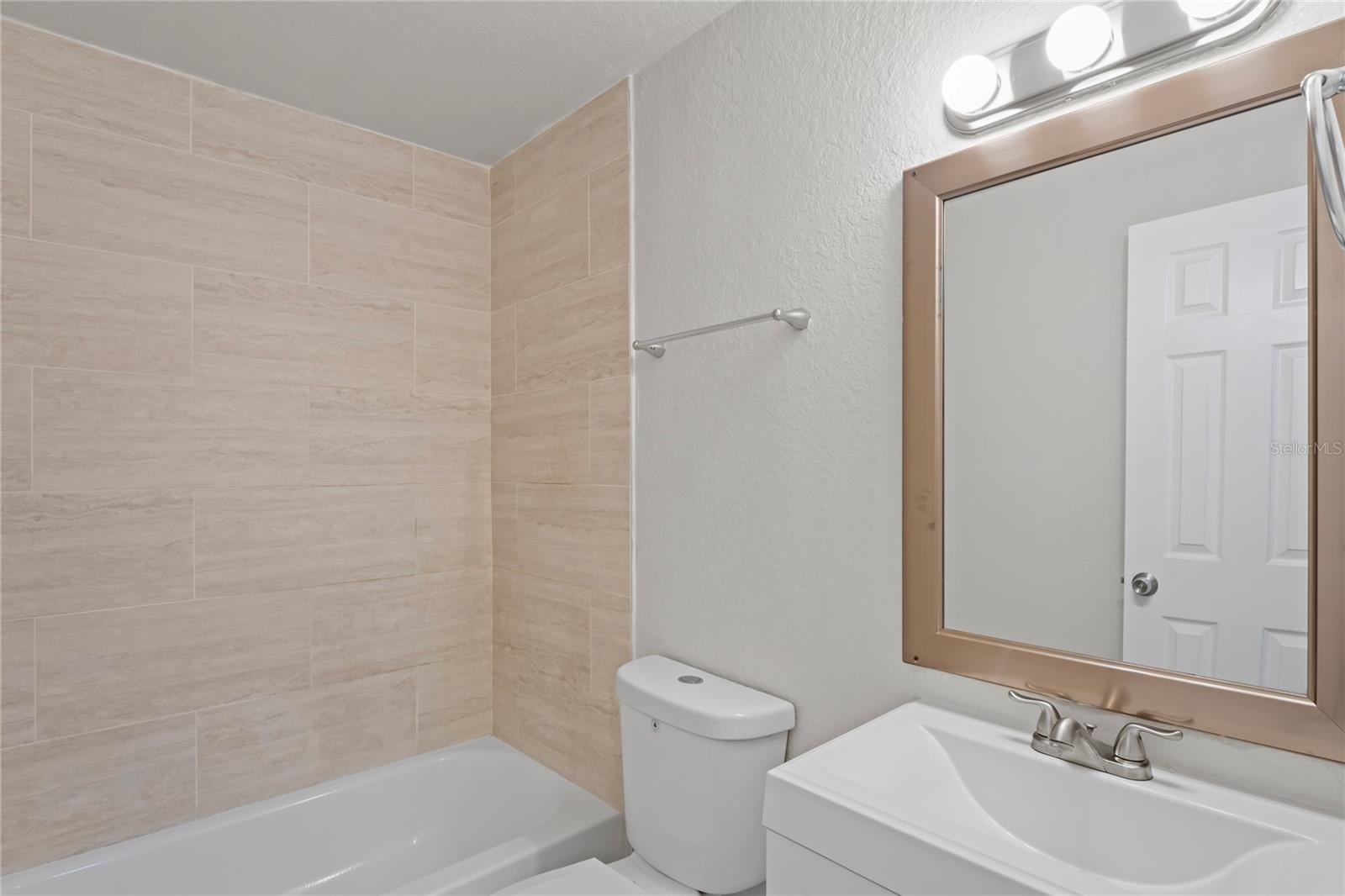 Image 11 of 23 For 3141 Loomis Drive