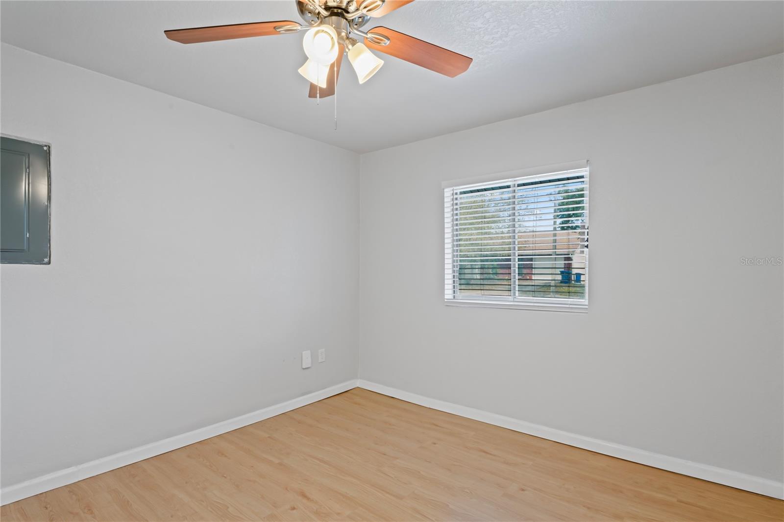Image 15 of 23 For 3141 Loomis Drive