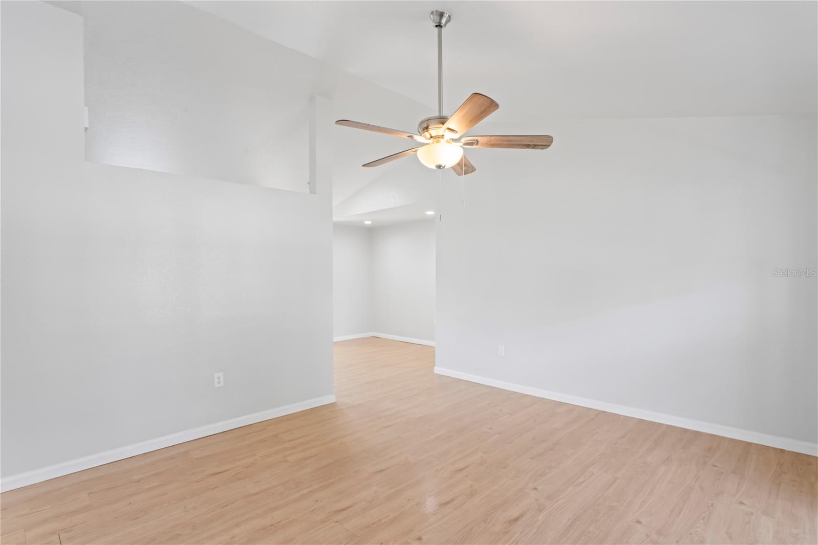 Image 2 of 23 For 3141 Loomis Drive