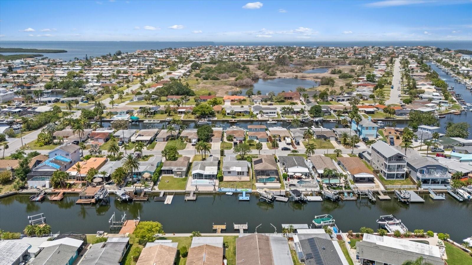 Listing photo id 10 for 5106 Blue Heron Drive