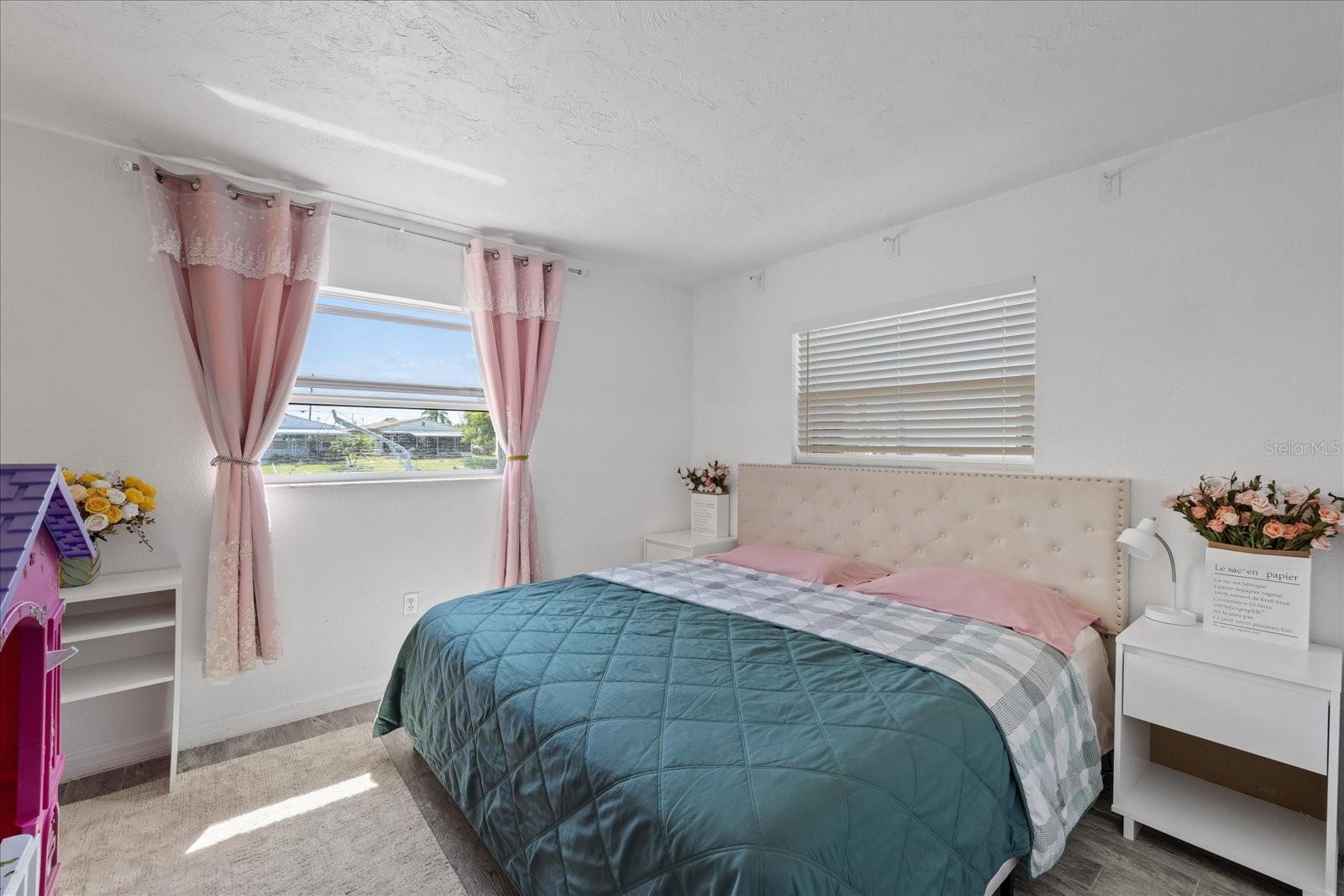 Listing photo id 27 for 5106 Blue Heron Drive