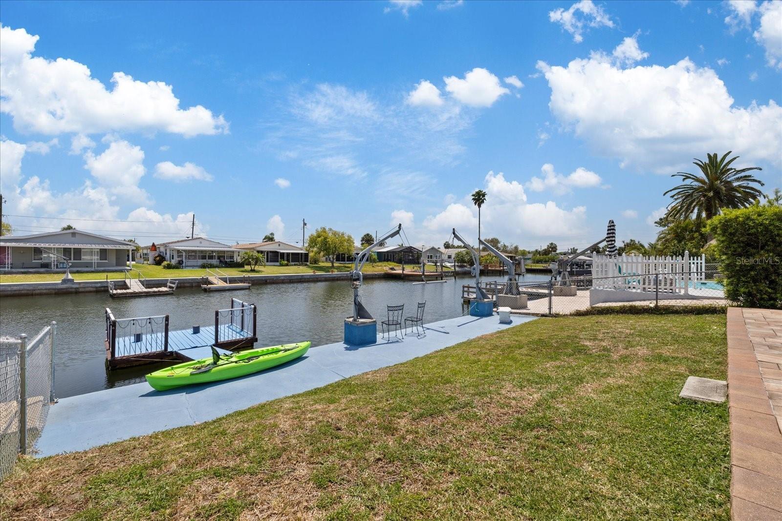 Listing photo id 32 for 5106 Blue Heron Drive