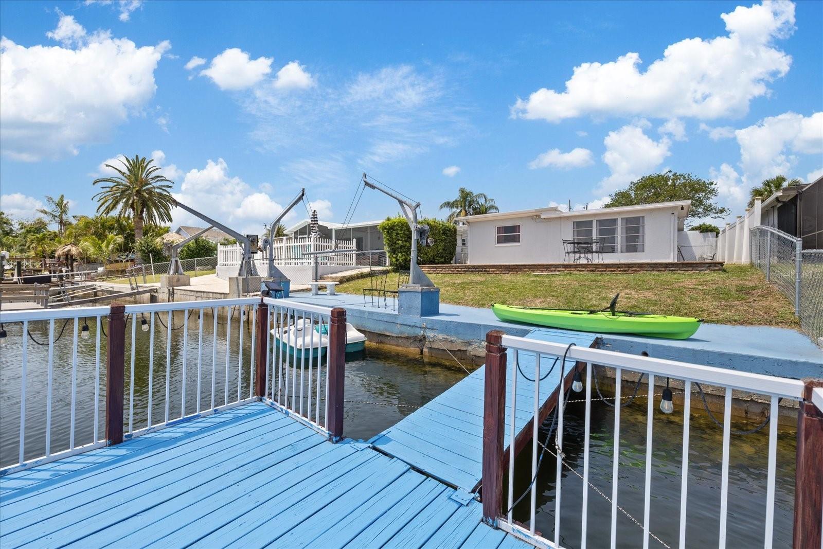 Listing photo id 37 for 5106 Blue Heron Drive