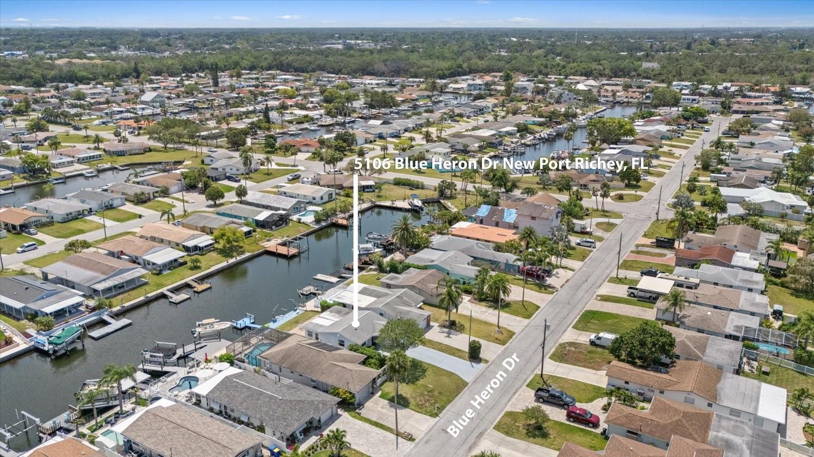 Listing photo id 6 for 5106 Blue Heron Drive