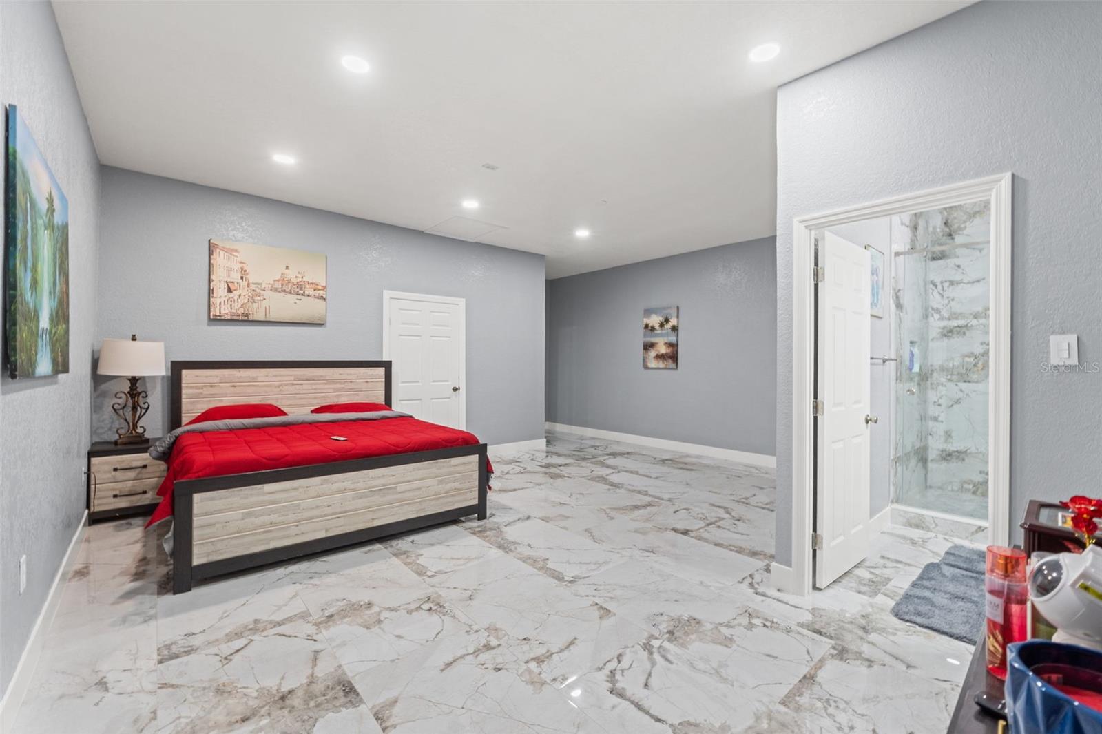 Image 17 of 54 For 9078 Birmingham Avenue