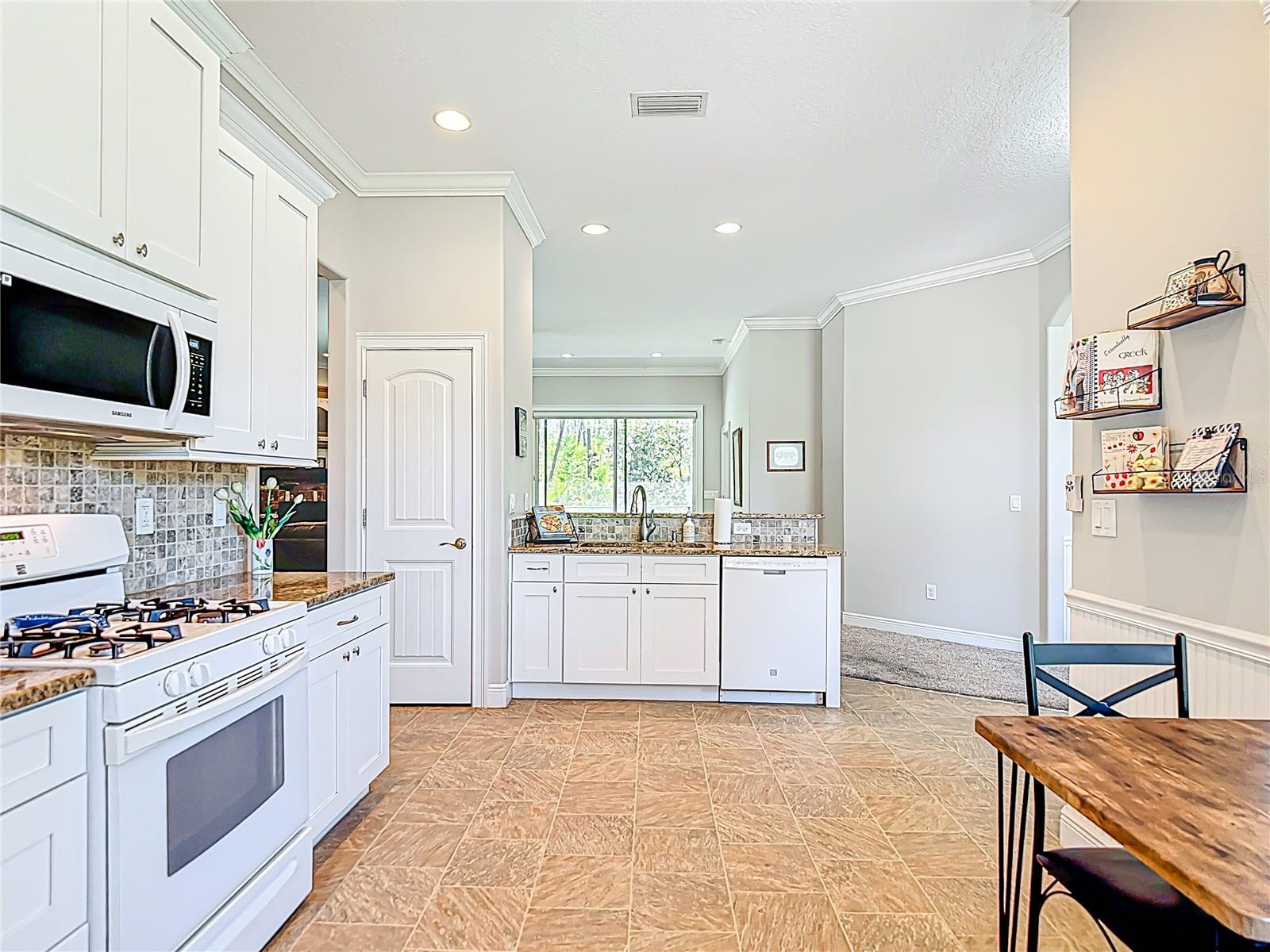Image 18 of 64 For 9363 Deer Park Drive