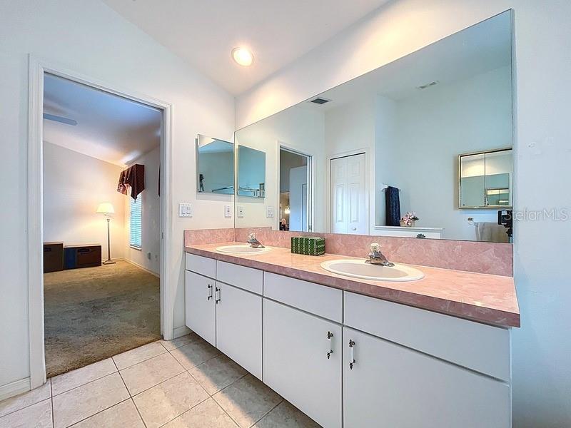 Image 16 of 25 For 3054 Oakbrook Circle