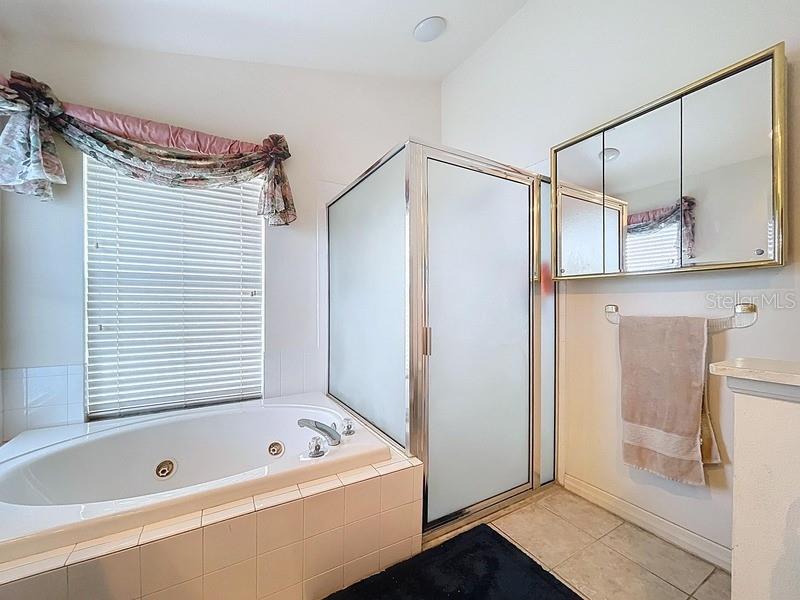 Image 17 of 25 For 3054 Oakbrook Circle