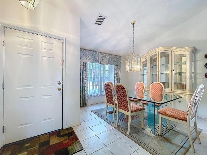 Image 4 of 25 For 3054 Oakbrook Circle