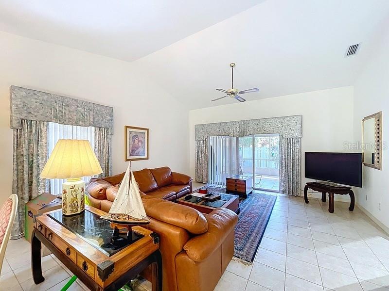 Image 7 of 25 For 3054 Oakbrook Circle