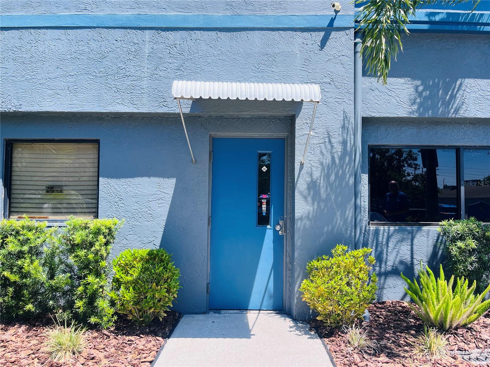 Listing photo id 1 for 6935 Ridge Road