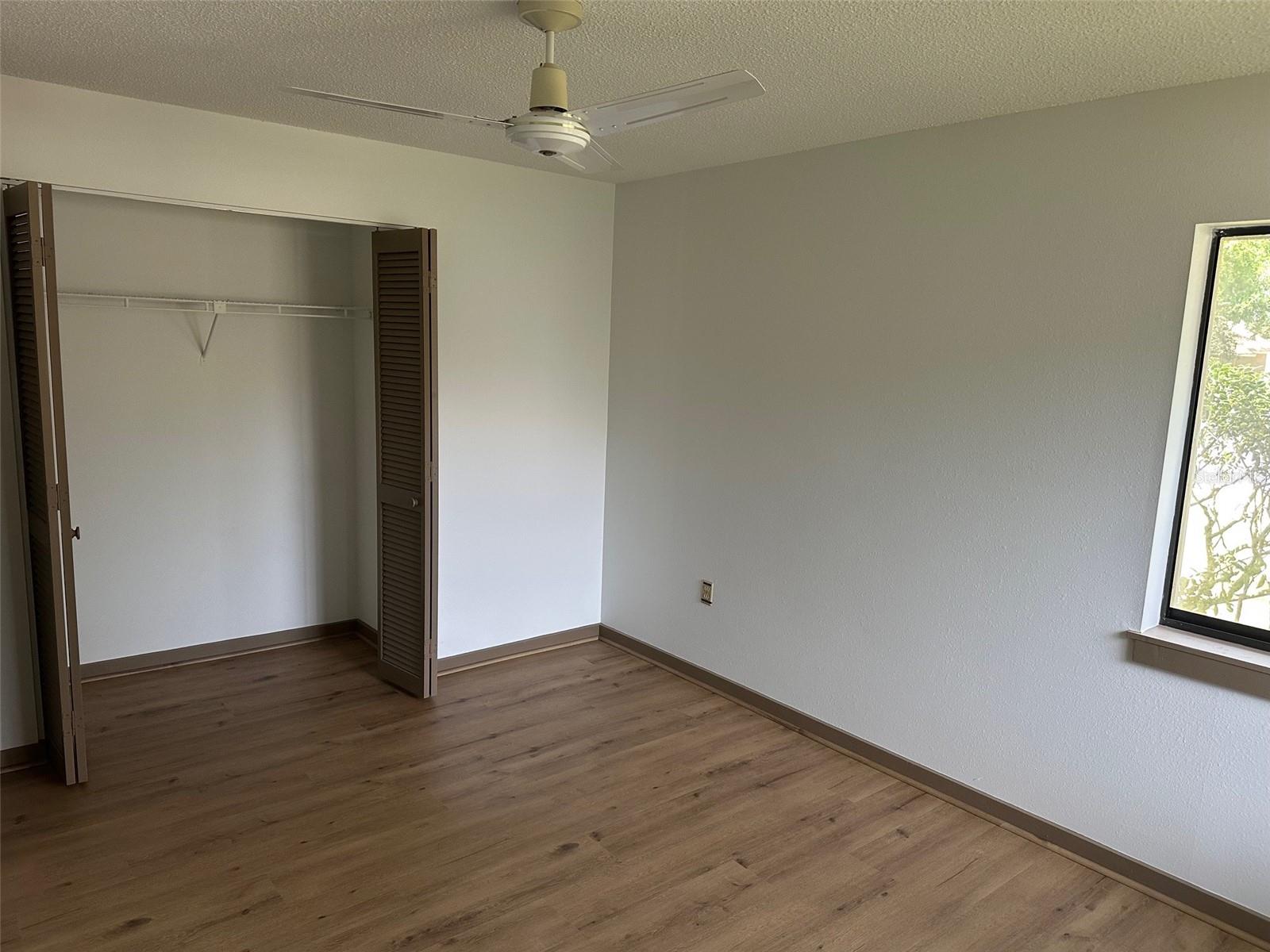 Image 12 of 27 For 1412 Wexford Drive N
