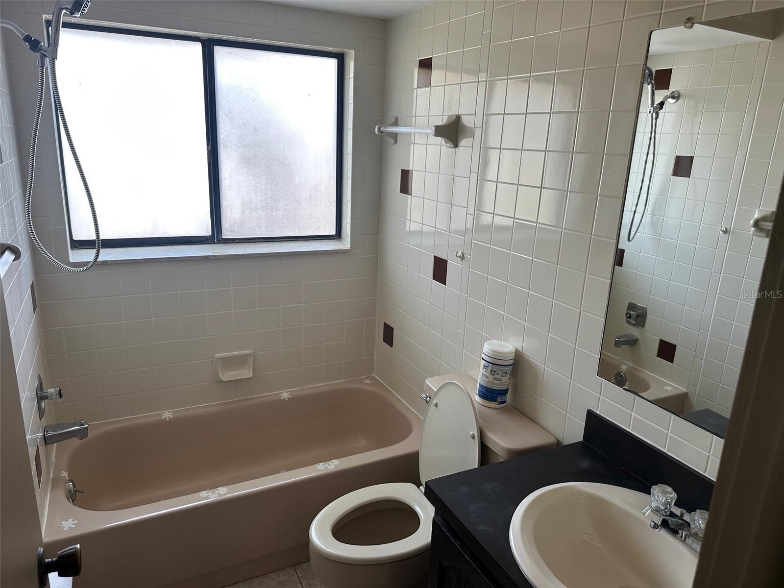 Image 13 of 27 For 1412 Wexford Drive N