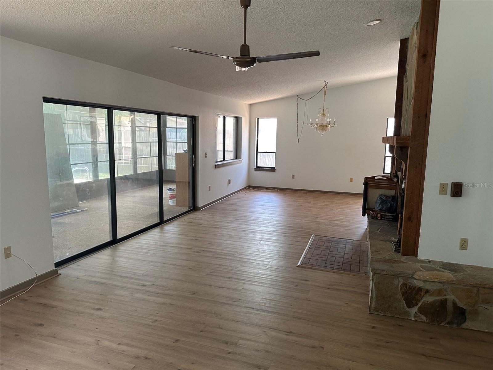 Image 18 of 27 For 1412 Wexford Drive N