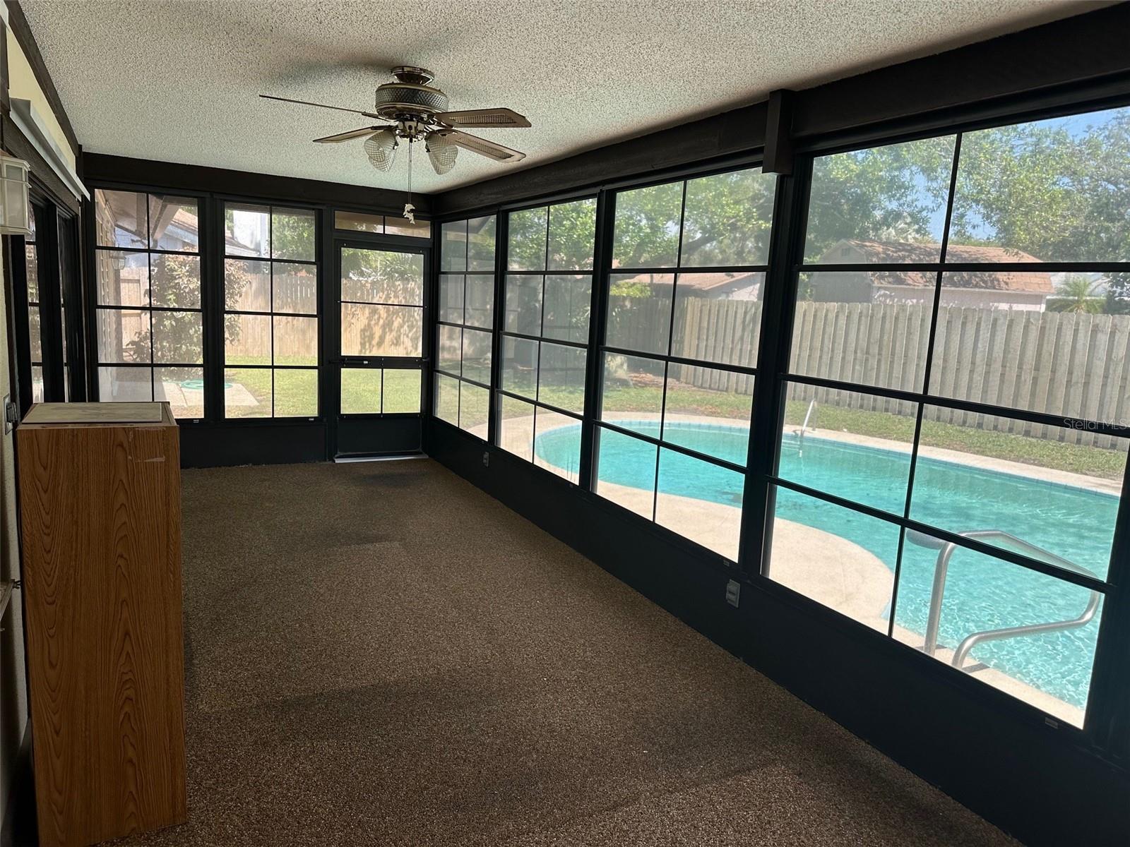 Image 23 of 27 For 1412 Wexford Drive N