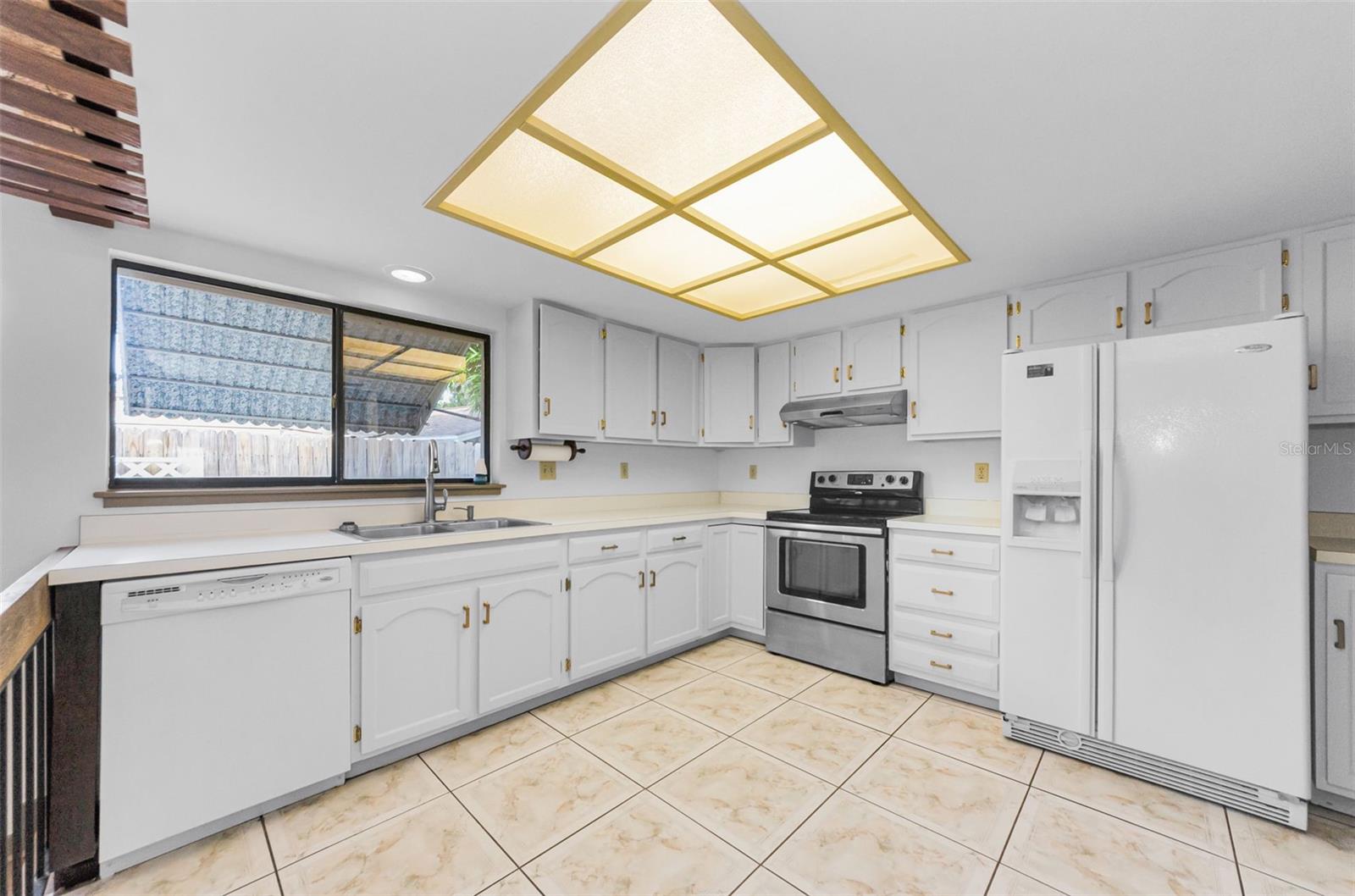Image 28 of 100 For 1412 Wexford Drive N