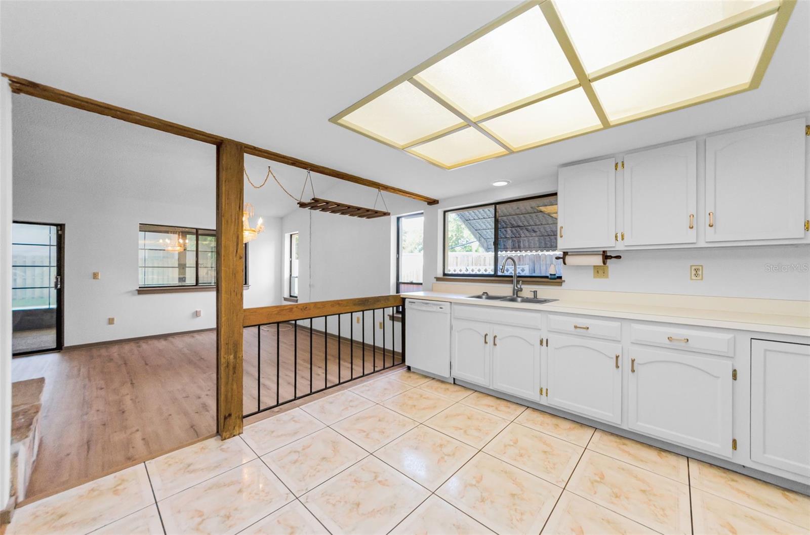 Image 29 of 100 For 1412 Wexford Drive N