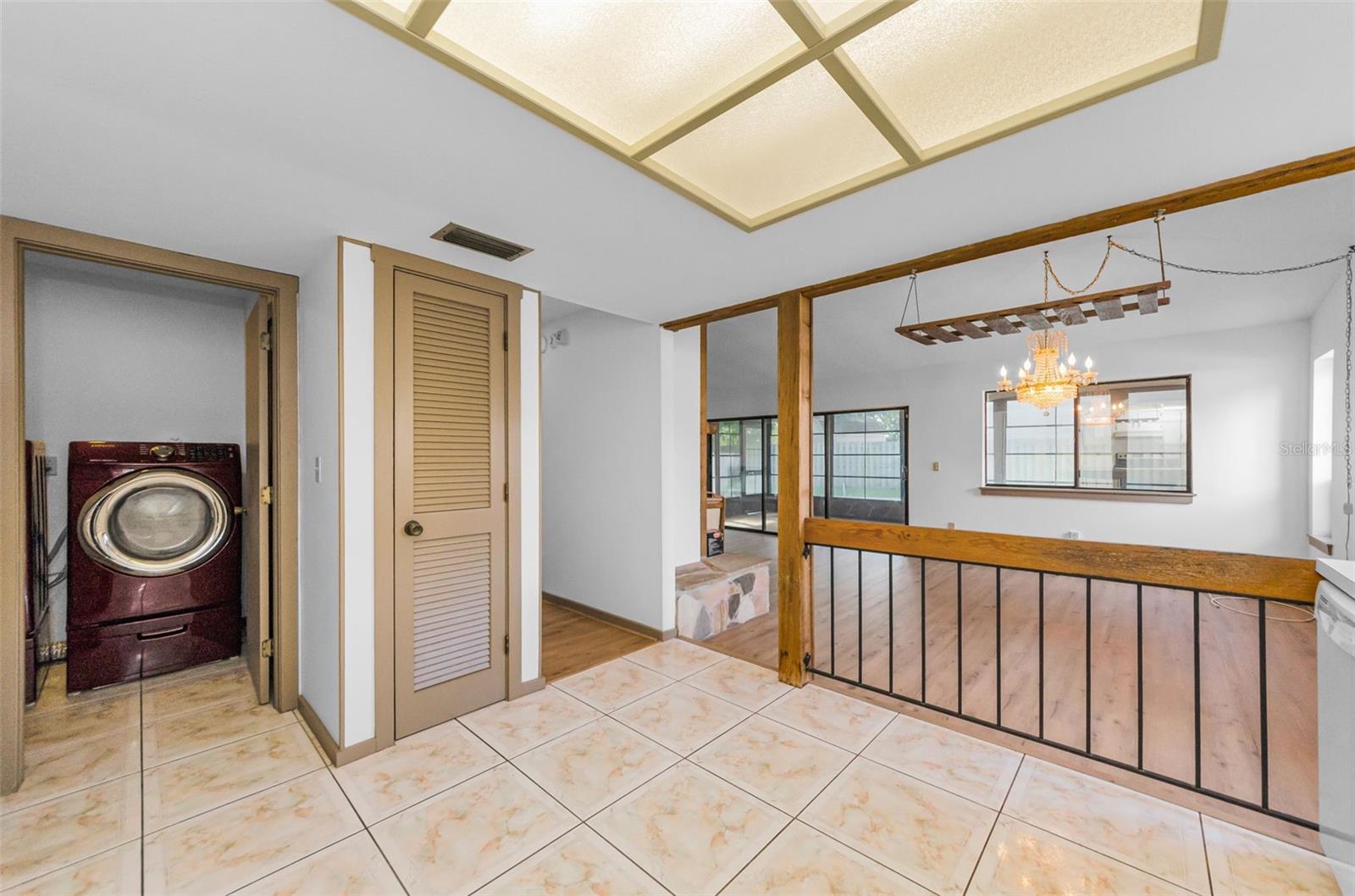 Image 33 of 100 For 1412 Wexford Drive N