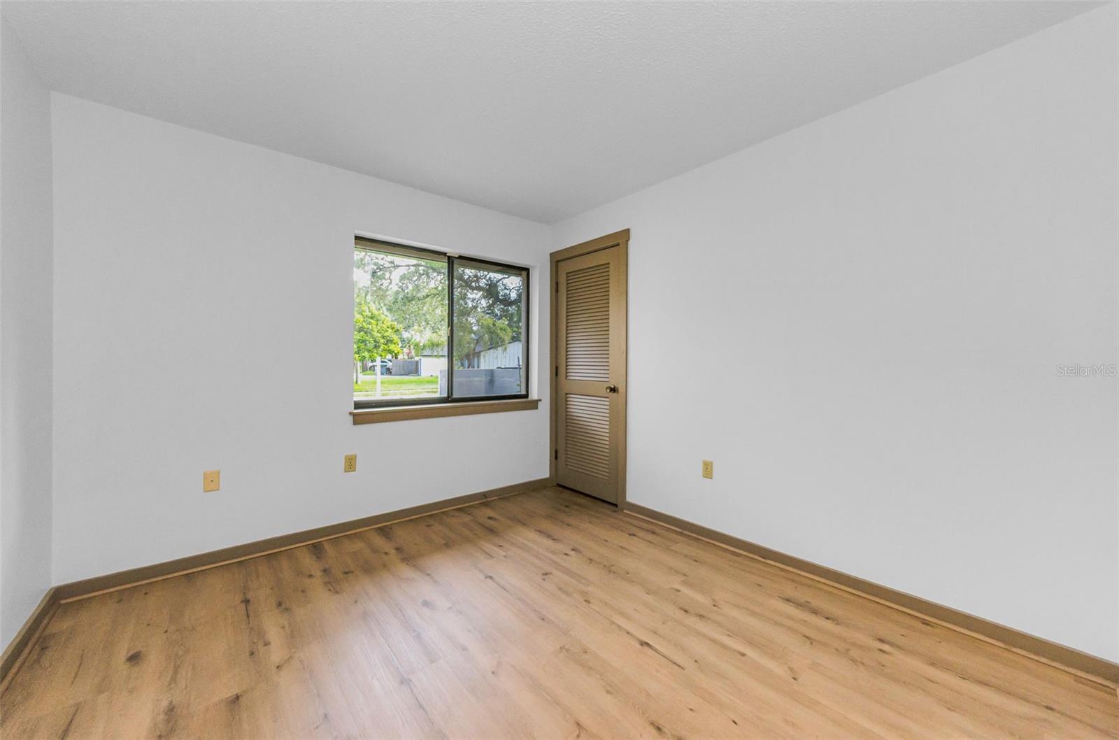 Image 40 of 100 For 1412 Wexford Drive N