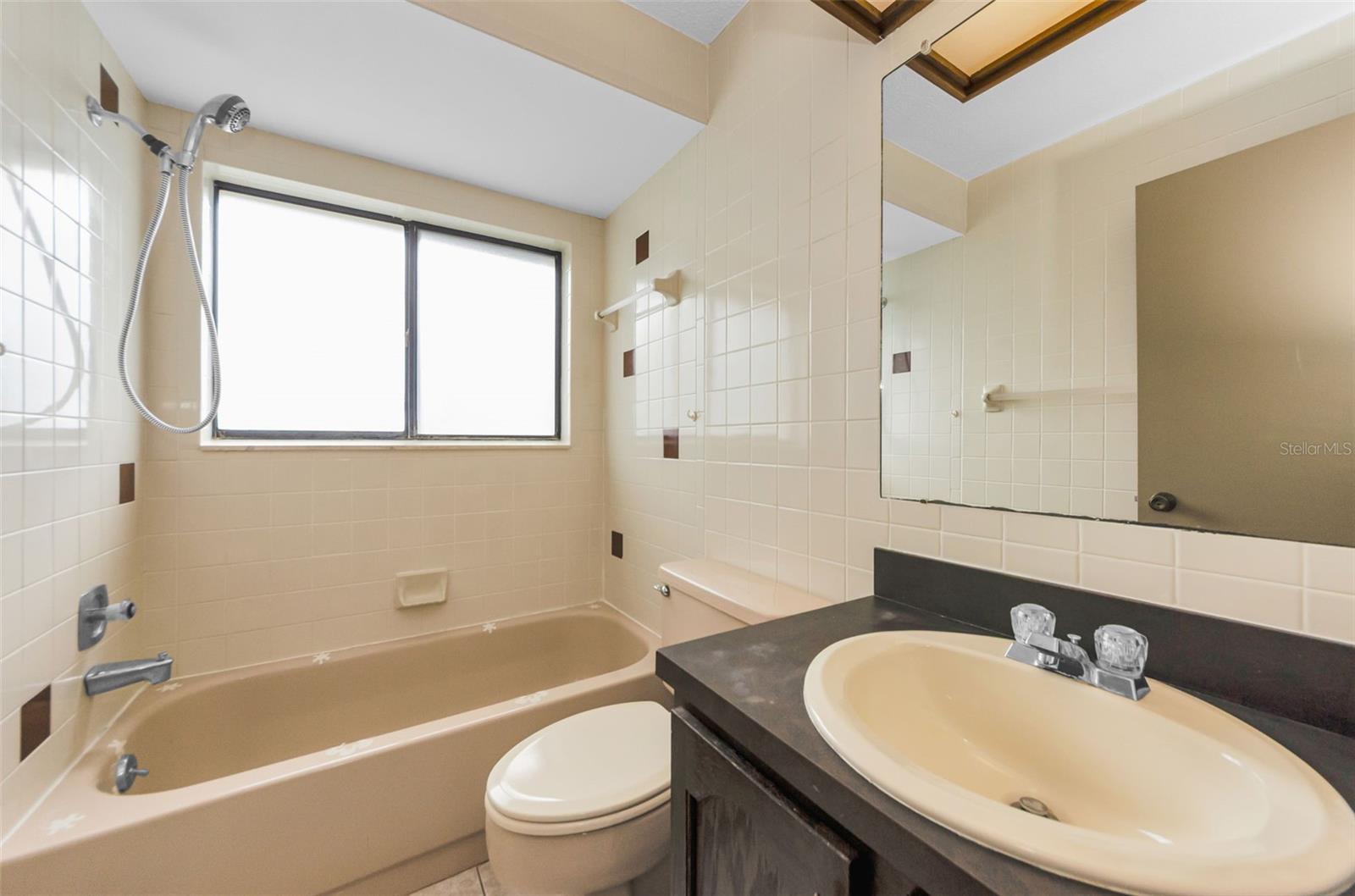 Image 42 of 100 For 1412 Wexford Drive N