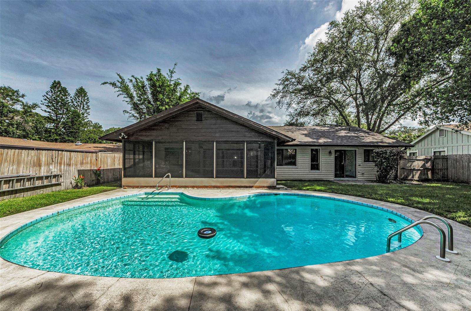 Image 49 of 100 For 1412 Wexford Drive N